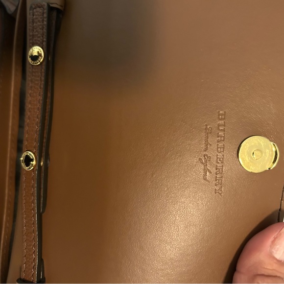 Authentic comes with a dust bag - Picture 7 of 7